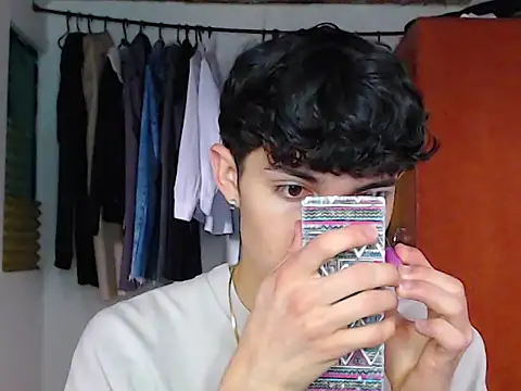 Snapshot of john_vichenso chatting on September 8, 2025, 9:14 pm john vichenso online show from September 8, 2025, 9:14 pm