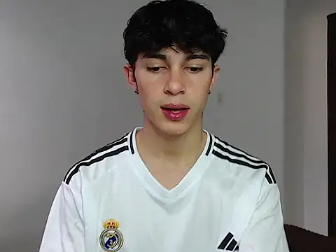 john vichenso online show from September 26, 2025, 9:08 pm