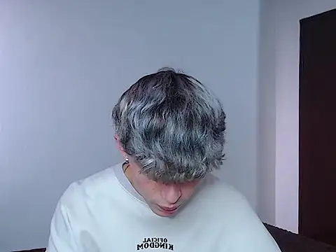 john vichenso online show from October 17, 2025, 8:33 pm