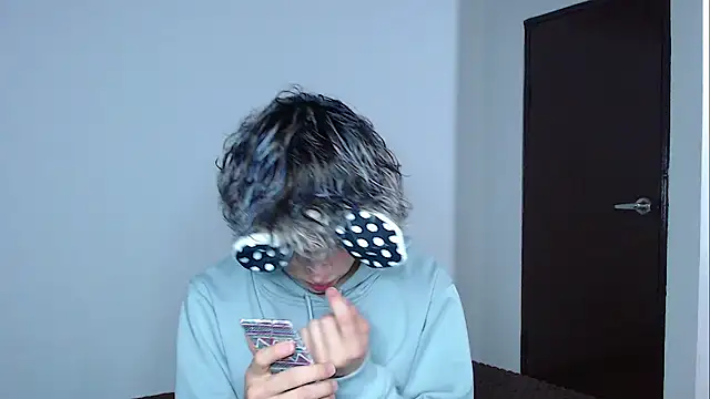 Snapshot of john_vichenso chatting on November 28, 2025, 10:01 pm john vichenso online show from November 28, 2025, 10:01 pm