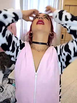 sarah lark  online show from October 10, 2025, 12:04 pm