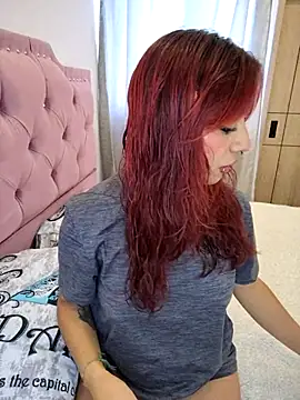 sarah lark  online show from October 19, 2025, 12:06 pm