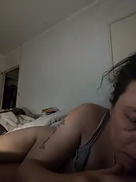 zeousseelphie online show from September 15, 2025, 8:09 pm