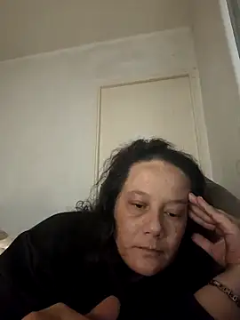 zeousseelphie online show from September 26, 2025, 5:33 am