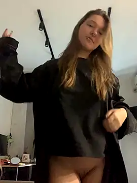 VesnaCrystal online show from October 8, 2025, 12:58 pm