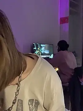 Snapshot of VesnaCrystal chatting on March 27, 2026, 7:03 am VesnaCrystal online show from March 27, 2026, 7:03 am