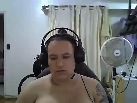 Snapshot of transgordimilf chatting on November 16, 2025, 5:35 am transgordimilf online show from November 16, 2025, 5:35 am