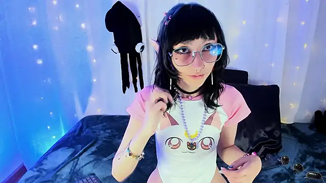 Snapshot of HoshiMiuu chatting on September 20, 2025, 7:37 pm HoshiMiuu online show from September 20, 2025, 7:37 pm