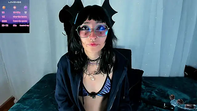 Snapshot of HoshiMiuu chatting on September 27, 2025, 7:19 pm HoshiMiuu online show from September 27, 2025, 7:19 pm