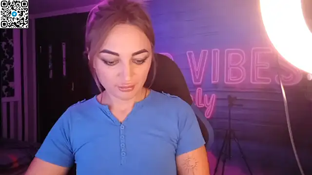 Blonde Temptation online show from October 17, 2025, 7:05 pm