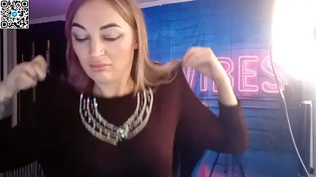 Blonde Temptation online show from October 27, 2025, 9:57 am