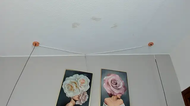 Dani rosse  online show from May 7, 2026, 12:54 pm