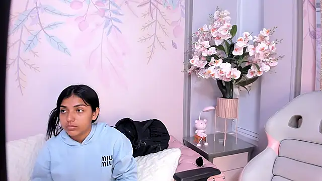 Jessgarcia  online show from October 1, 2025, 9:15 am