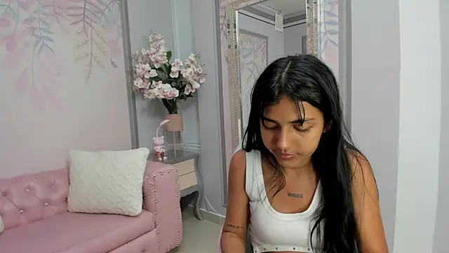 Jessgarcia  online show from October 9, 2025, 5:27 am