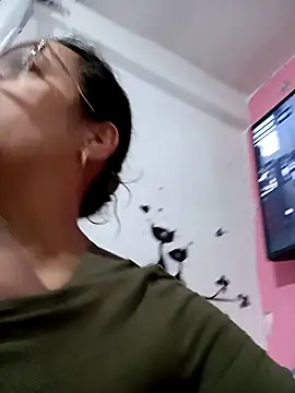 Snapshot of Lady_16 chatting on September 14, 2025, 10:53 pm Lady 16 online show from September 14, 2025, 10:53 pm