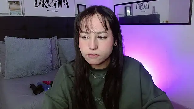 Snapshot of Eymmy_24 chatting on September 9, 2025, 2:55 am Eymmy 24 online show from September 9, 2025, 2:55 am