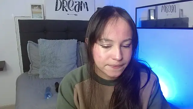 Snapshot of Eymmy_24 chatting on September 16, 2025, 2:34 am Eymmy 24 online show from September 16, 2025, 2:34 am