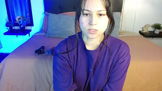 Snapshot of Eymmy_24 chatting on September 18, 2025, 1:18 am Eymmy 24 online show from September 18, 2025, 1:18 am