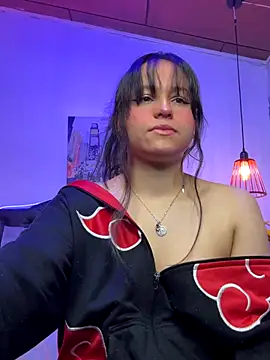 Snapshot of Eymmy_24 chatting on October 9, 2025, 1:58 am Eymmy 24 online show from October 9, 2025, 1:58 am