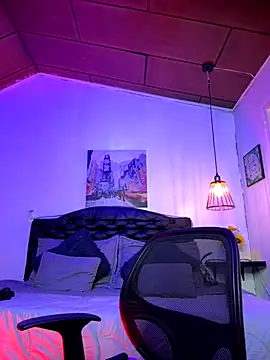 Snapshot of Eymmy_24 chatting on October 17, 2025, 3:10 am Eymmy 24 online show from October 17, 2025, 3:10 am