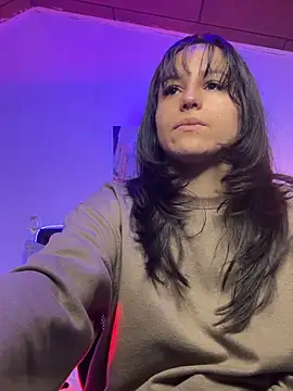 Snapshot of Eymmy_24 chatting on October 22, 2025, 4:02 am Eymmy 24 online show from October 22, 2025, 4:02 am