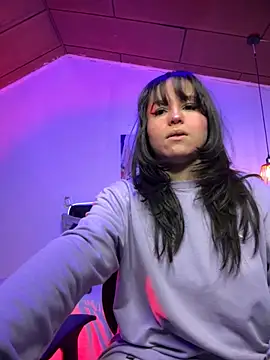 Snapshot of Eymmy_24 chatting on October 23, 2025, 2:11 am Eymmy 24 online show from October 23, 2025, 2:11 am