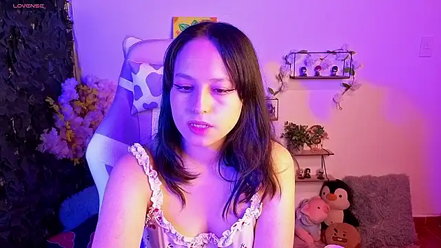 Snapshot of Eymmy_24 chatting on February 19, 2026, 3:02 am Eymmy 24 online show from February 19, 2026, 3:02 am