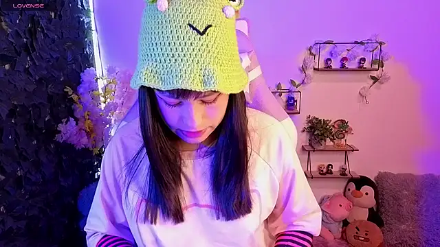 Snapshot of Eymmy_24 chatting on February 22, 2026, 3:29 am Eymmy 24 online show from February 22, 2026, 3:29 am