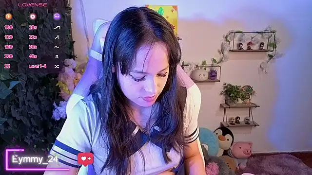 Snapshot of Eymmy_24 chatting on May 13, 2026, 1:47 am Eymmy 24 online show from May 13, 2026, 1:47 am