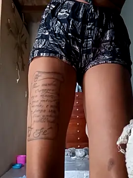 bruna safadinha online show from September 15, 2025, 1:22 pm