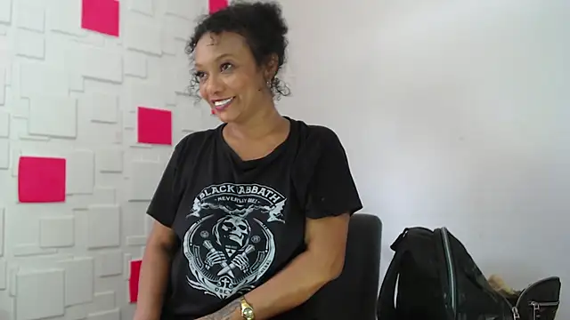 Queen Naomi online show from September 10, 2025, 7:25 pm