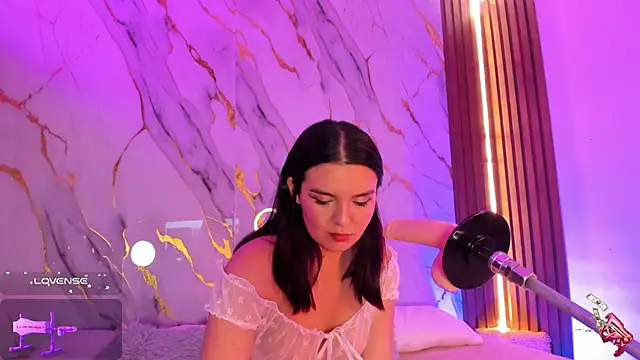 alicecute77 online show from October 28, 2025, 2:26 am