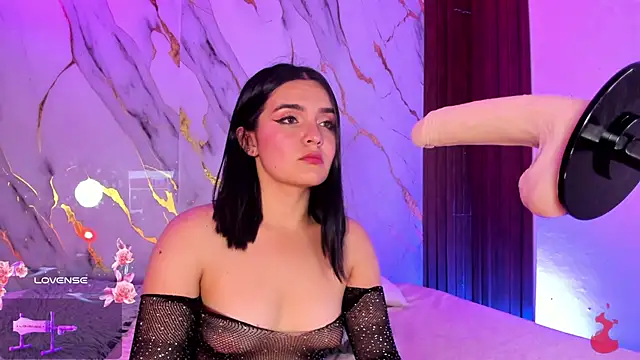 alicecute77 online show from February 6, 2026, 2:27 am