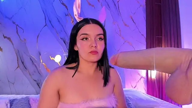 alicecute77 online show from July 10, 2026, 2:27 am