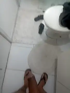 comobucetinhas online show from October 9, 2025, 6:50 pm