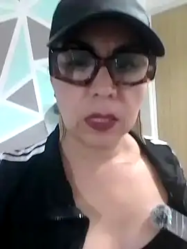 Snapshot of SweetCatheryne chatting on July 10, 2026, 9:17 pm SweetCatheryne online show from July 10, 2026, 9:17 pm
