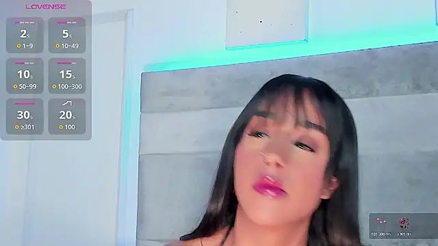 Aleja ruizz online show from December 19, 2025, 8:10 am