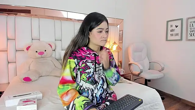 Snapshot of ValeriaPrado chatting on September 27, 2025, 8:03 pm ValeriaPrado online show from September 27, 2025, 8:03 pm