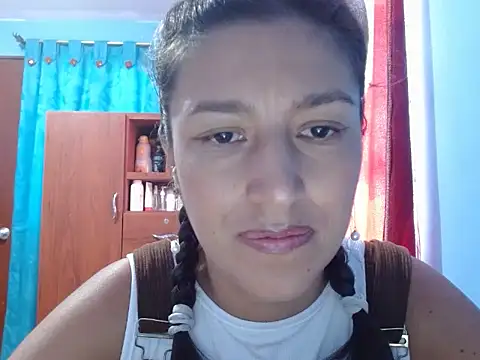 Snapshot of SarahFriendly chatting on June 23, 2026, 3:32 pm SarahFriendly online show from June 23, 2026, 3:32 pm