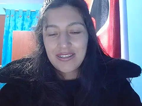 Snapshot of SarahFriendly chatting on July 7, 2026, 7:18 pm SarahFriendly online show from July 7, 2026, 7:18 pm