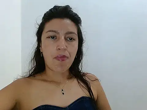 Snapshot of SarahFriendly chatting on July 16, 2026, 6:14 pm SarahFriendly online show from July 16, 2026, 6:14 pm