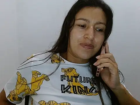 Snapshot of SarahFriendly chatting on July 21, 2026, 11:23 am SarahFriendly online show from July 21, 2026, 11:23 am