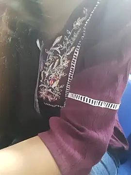 Snapshot of Aarti-kumri chatting on October 6, 2025, 5:27 am Aarti-kumri online show from October 6, 2025, 5:27 am