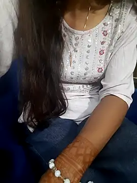 Snapshot of Aarti-kumri chatting on October 18, 2025, 9:54 am Aarti-kumri online show from October 18, 2025, 9:54 am