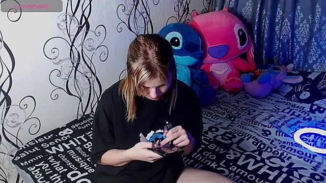 Snapshot of RoyAngela chatting on September 25, 2025, 9:29 pm RoyAngela online show from September 25, 2025, 9:29 pm