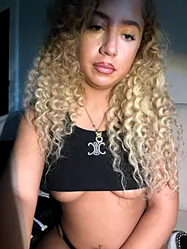 Aurorajadex online show from September 13, 2025, 3:56 pm