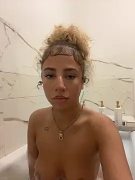 Aurorajadex online show from October 10, 2025, 11:04 pm