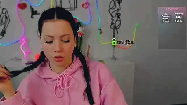 amanda-miki online show from February 15, 2026, 10:47 am