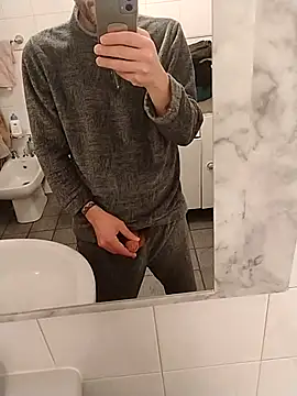 Baldassarre1990 online show from November 30, 2025, 1:42 am