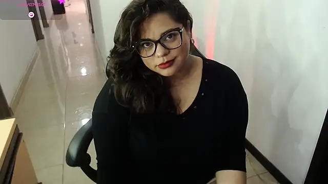Snapshot of merly_chica chatting on October 8, 2025, 12:58 pm merly chica online show from October 8, 2025, 12:58 pm